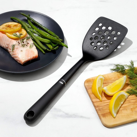 OXO Nylon Delikli Spatula(Siyah)